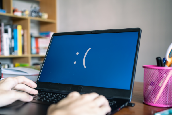 laptop-with-an-error-on-it
